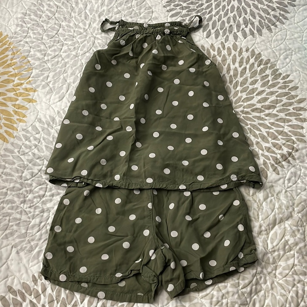 Old Navy toddler 5T summer tank and short set